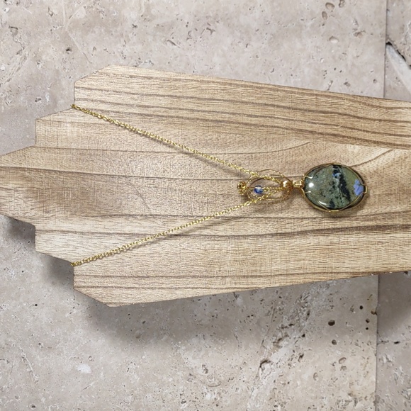 Gold Wire Wrapped Stone Pendant - Picture 1 of 6